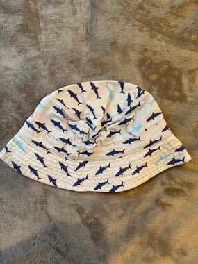 Toddlers Shark Print Bucket Hat - Navy & Light Blue